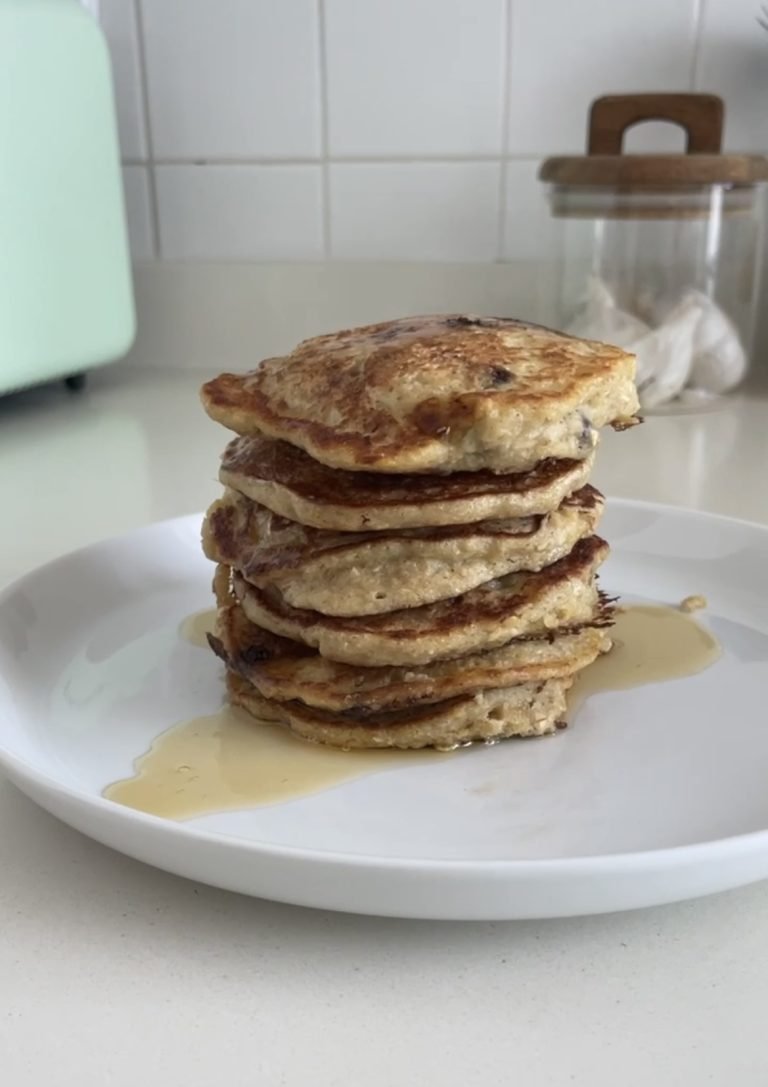 Tortitas caseras con plátano, avena y pepitas de chocolate negro